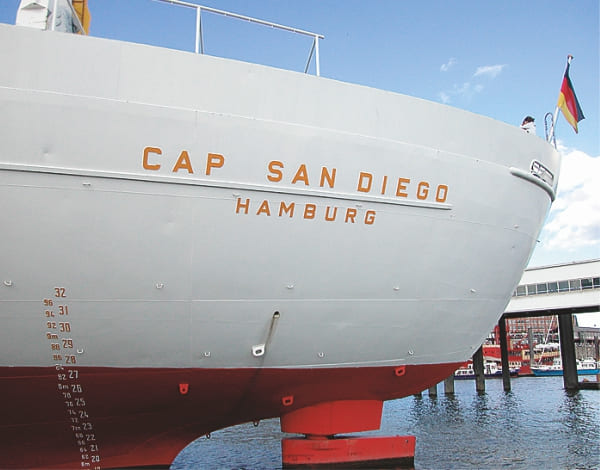 Teilansicht des Hecks des Schiffes Cap San Diego - Hamburg