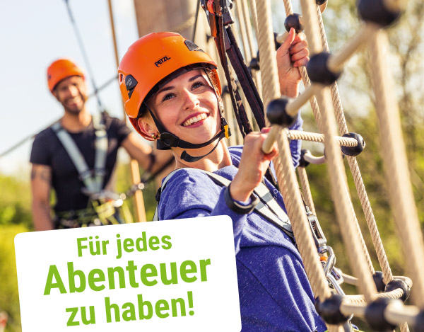 Zwei Kletterer klettern gesichert in ein einem Kletternetz - Dazu wird ein Slogan eingeblendet: Fr jedes Abenteuer zu haben!